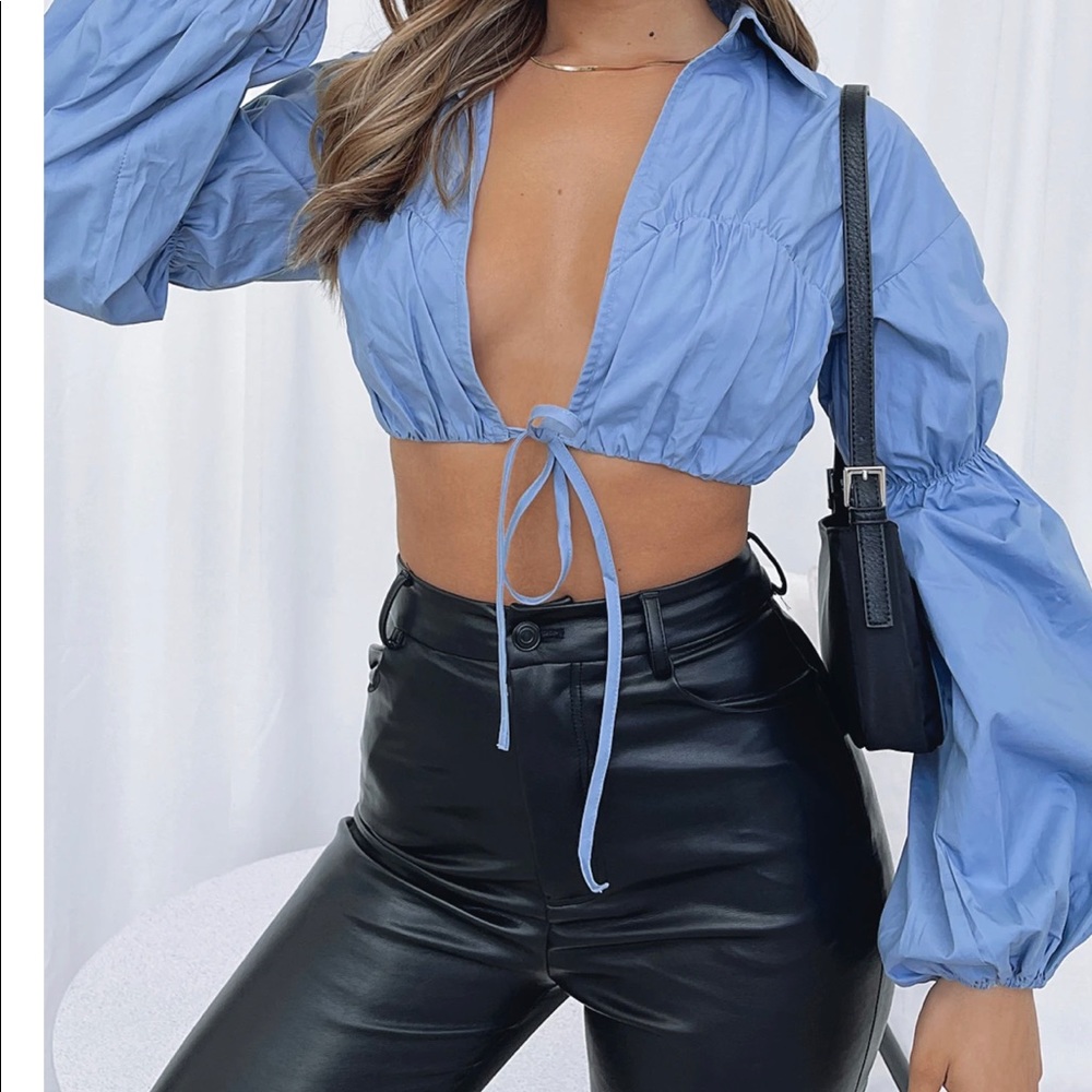 White fox blue crop top with puff sleeves